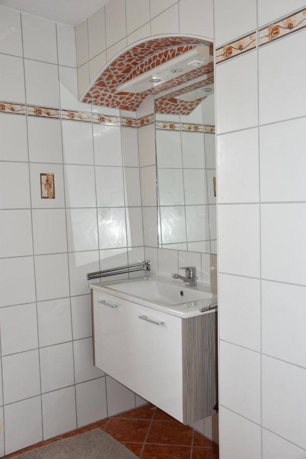 Biohof Weissensteiner Appartement Ullrichs Buitenkant foto