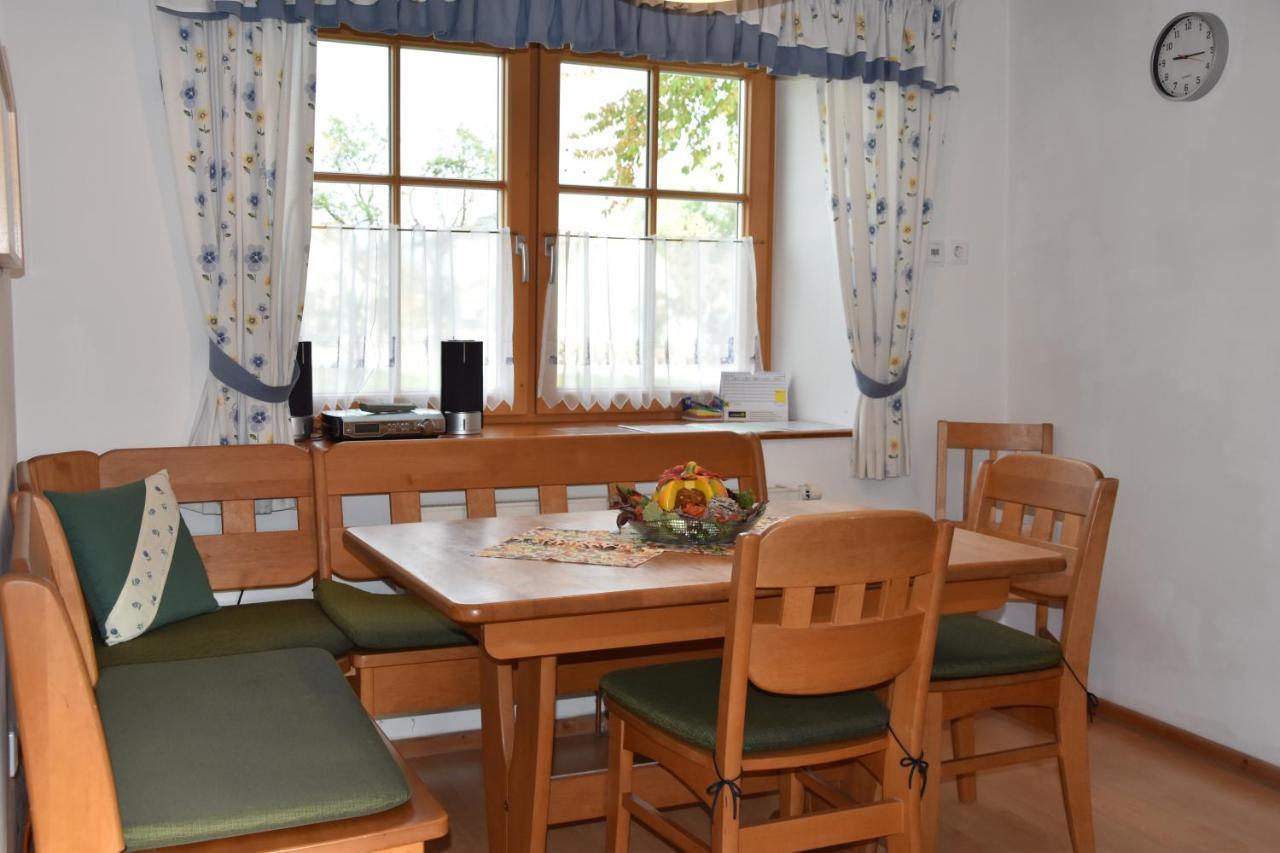 Biohof Weissensteiner Appartement Ullrichs Buitenkant foto