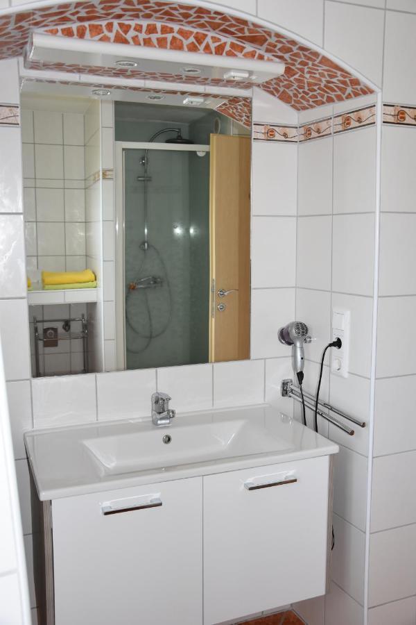 Biohof Weissensteiner Appartement Ullrichs Buitenkant foto