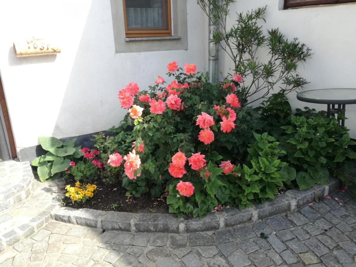 Biohof Weissensteiner Appartement Ullrichs Buitenkant foto