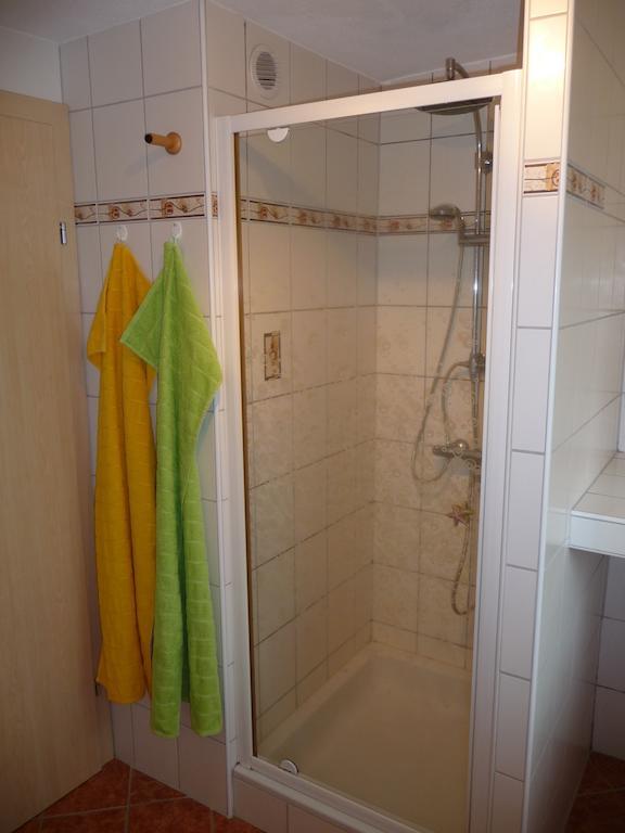 Biohof Weissensteiner Appartement Ullrichs Kamer foto